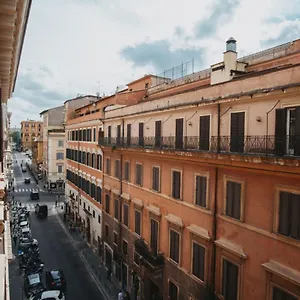 rome-trevi-rooms-apartments.it-romehotels.com/